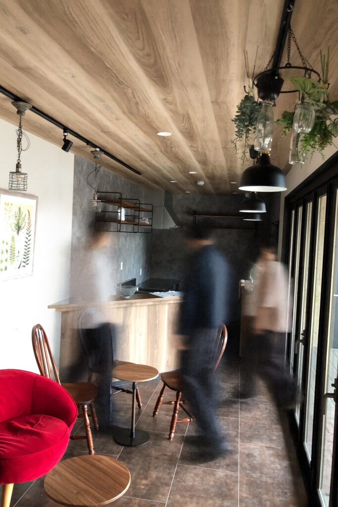 オフィス × カフェが生み出す新しいコミュニケーション空間