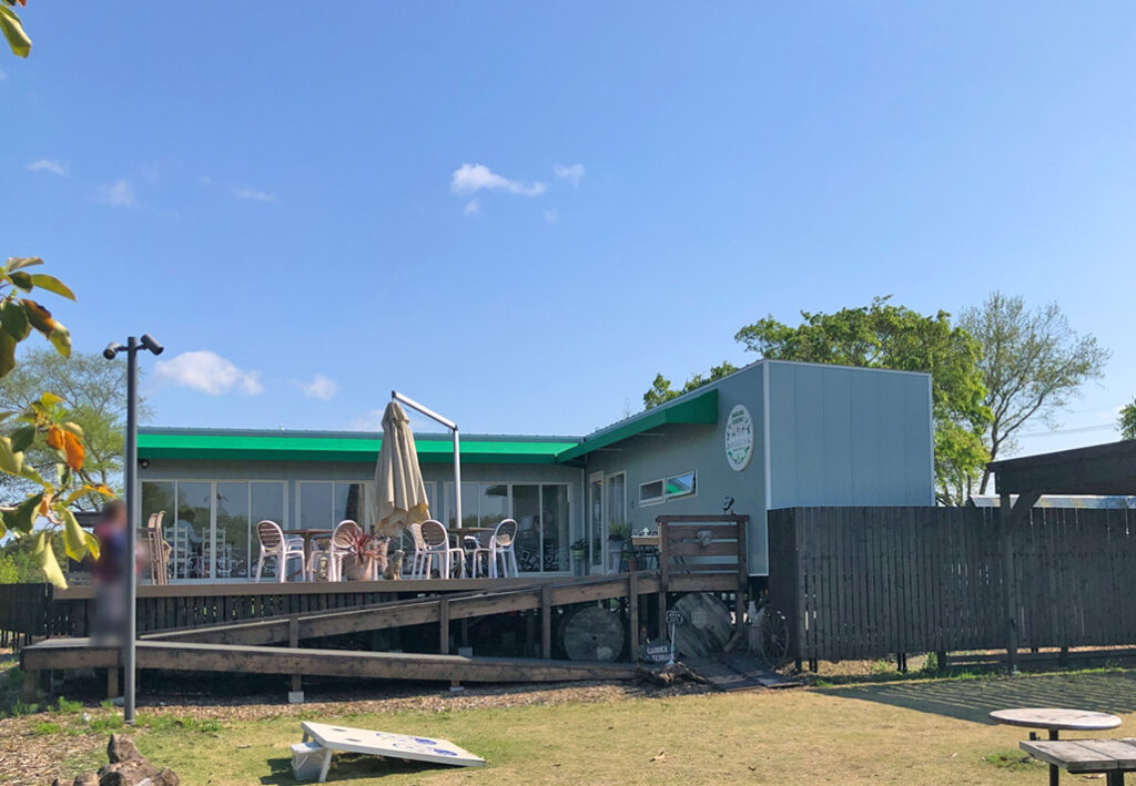 トレーラーハウス カフェ実例